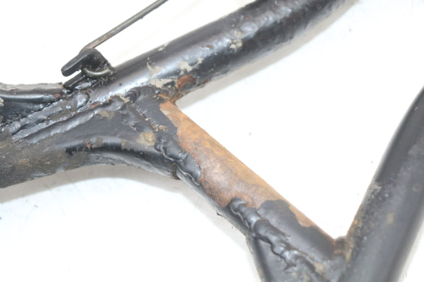 photo de CABALLETE CENTRAL SUZUKI GS F 500 (2004 - 2007) - Estado de la superficie y material