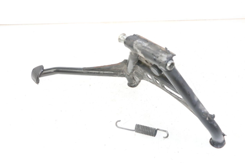 photo de CABALLETE CENTRAL SUZUKI UH BURGMAN 125 (2002 - 2006) - Detalles de los puntos de fijación