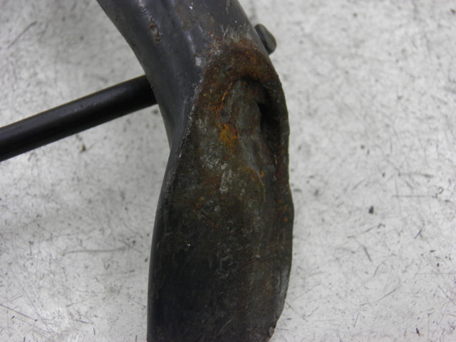 photo de CABALLETE LATERAL PIAGGIO X9 250 (2000 - 2002) - Primer plano técnico