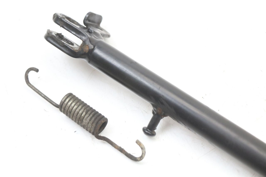 photo de PATA LATERAL SUZUKI BURGMAN 125 (2007 - 2014) - Detalle de la pieza