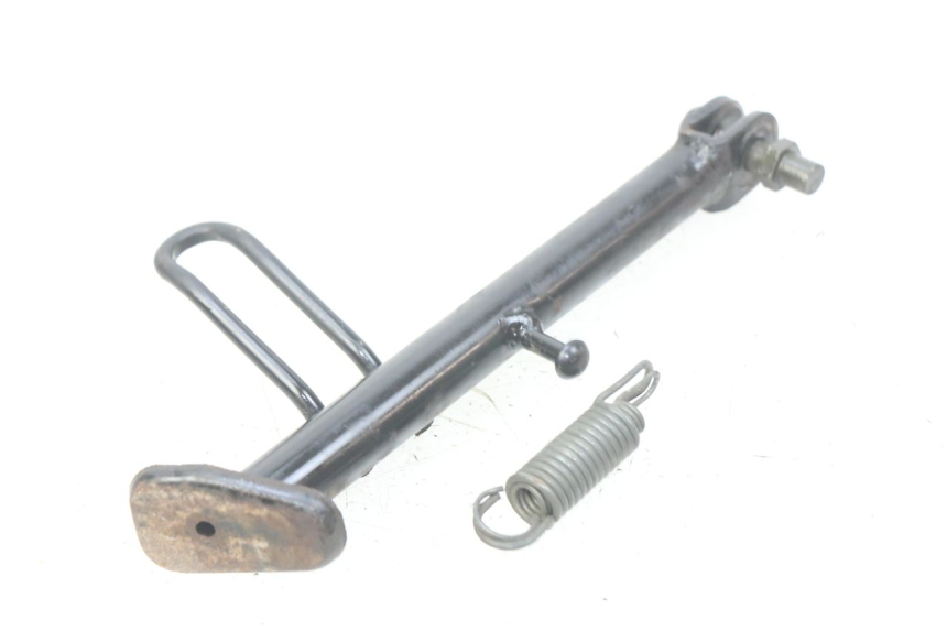 photo de PATA LATERAL SYM CROX 4T 50 (2016 - 2023) - Detalle de la pieza