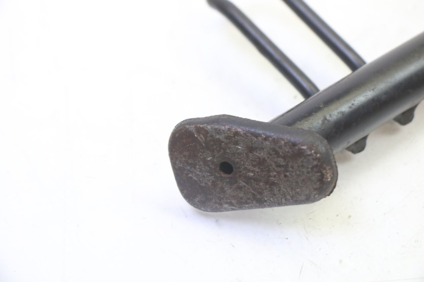 photo de PATA LATERAL SYM CROX 4T 50 (2016 - 2023) - Detalle de la pieza