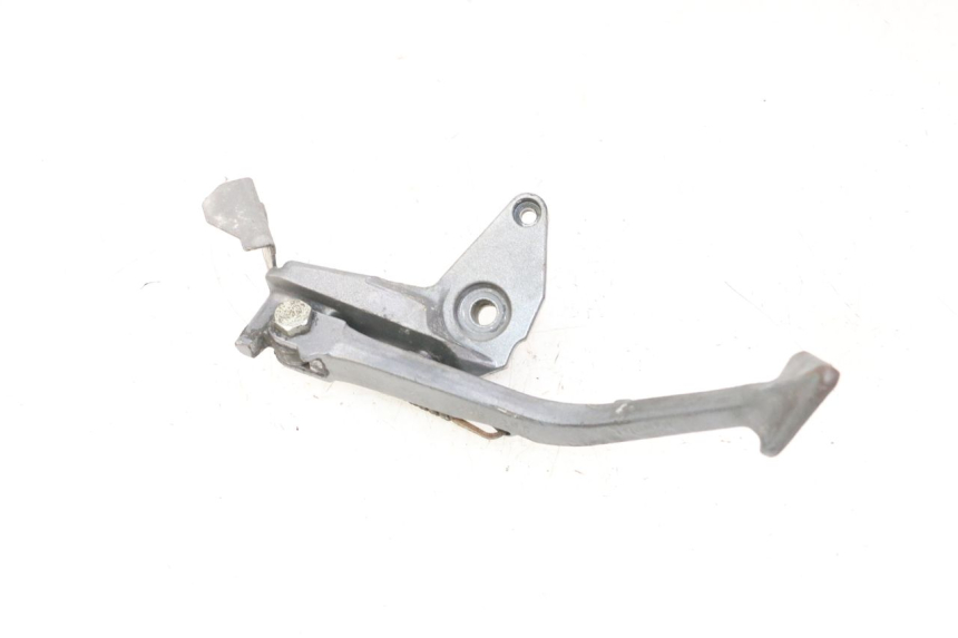 photo de CABALLETE LATERAL TRIUMPH SPRINT 900 (1995 - 1998) - Detalles de los puntos de fijación