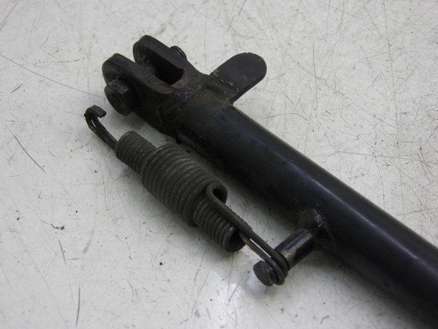 photo de CABALLETE LATERAL SUZUKI TU X TUX VOLTY 125 (1999 - 2001) - Primer plano técnico