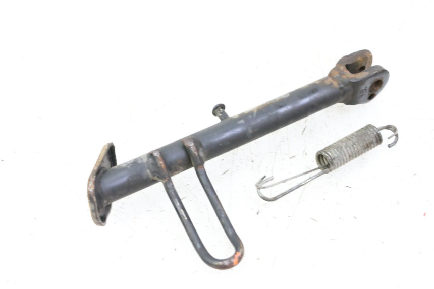 photo de PATA LATERAL SYM FIDDLE 3 III 125 (2014 - 2020) - Detalle de la pieza