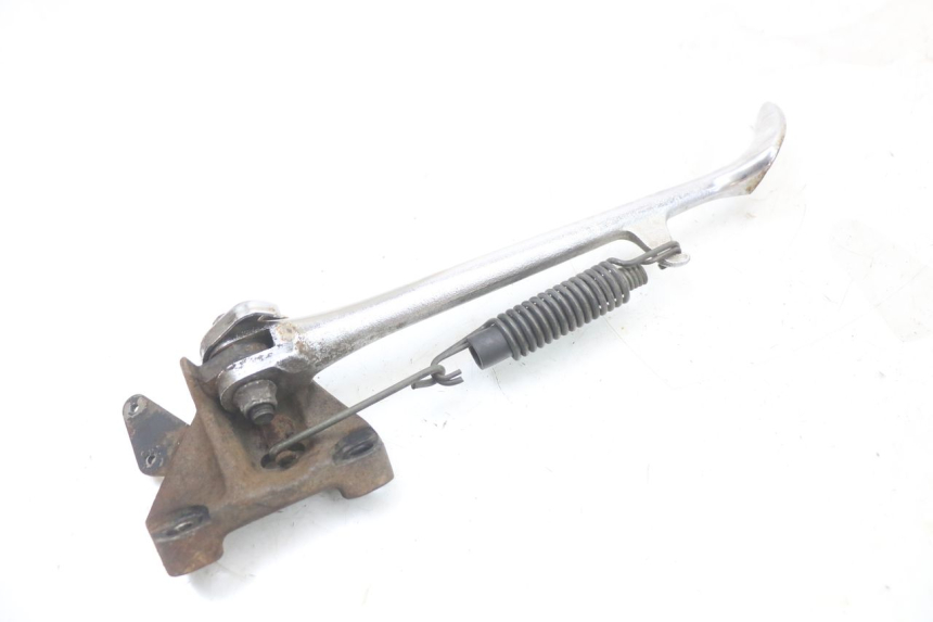 photo de CABALLETE LATERAL YAMAHA XVS DRAG STAR DRAGSTAR 650 (1997 - 2007) - Primer plano técnico