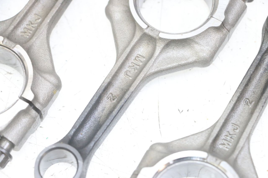 photo de BIELA HONDA CB R 1000 (2018 - 2023) - Características distintivas