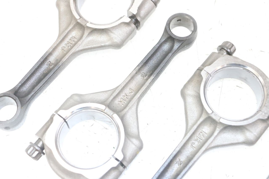 photo de BIELA HONDA CB R 1000 (2018 - 2023) - Zoom sobre los componentes