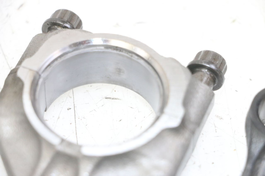 photo de BIELA HONDA CB R 1000 (2018 - 2023) - Recambio usado revisado