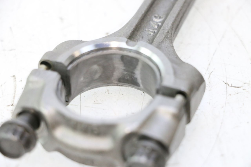 photo de BIELA SUZUKI GSR 600 (2005 - 2012) - Zoom sobre los componentes