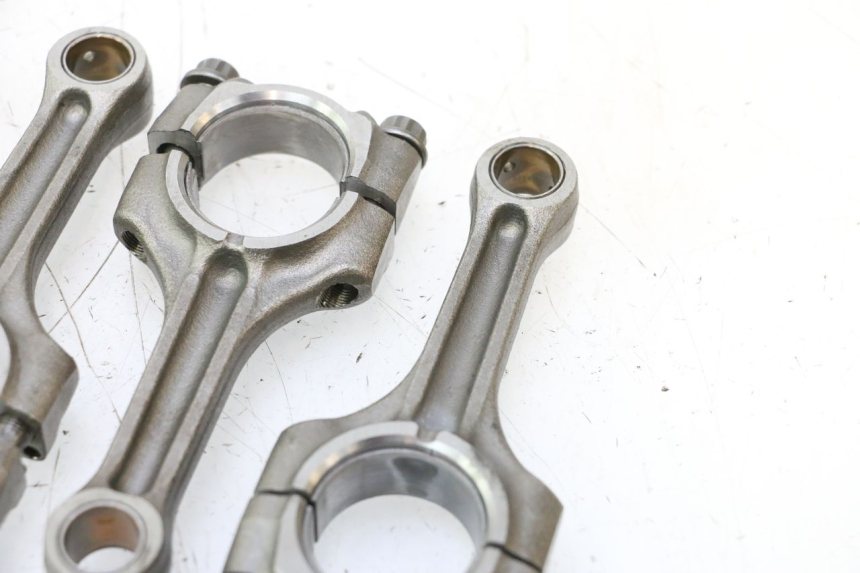photo de BIELA SUZUKI GSR 600 (2005 - 2012) - Primer plano técnico