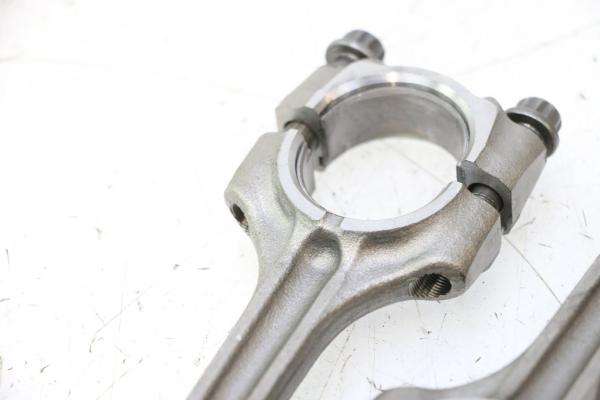 photo de BIELA SUZUKI GSR 600 (2005 - 2012) - Detalles de los puntos de fijación