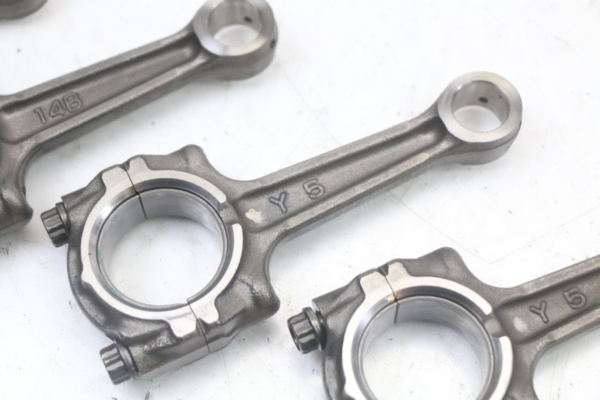 photo de BIELA YAMAHA FZ1 FAZER 1000 (2007 - 2009) - Primer plano técnico