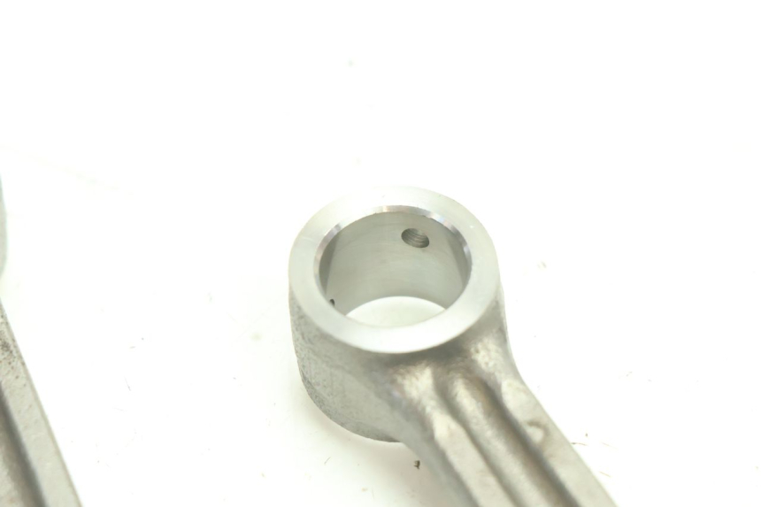 photo de BIELA YAMAHA YZF R6 600 (2008 - 2009) - Zoom sobre los componentes