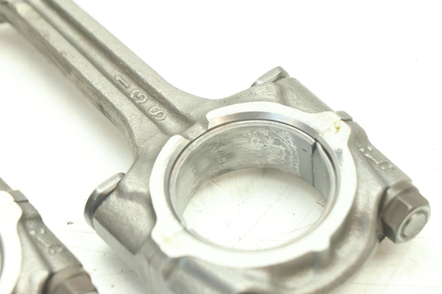 photo de BIELA YAMAHA YZF R6 600 (2008 - 2009) - Primer plano de alta resolución