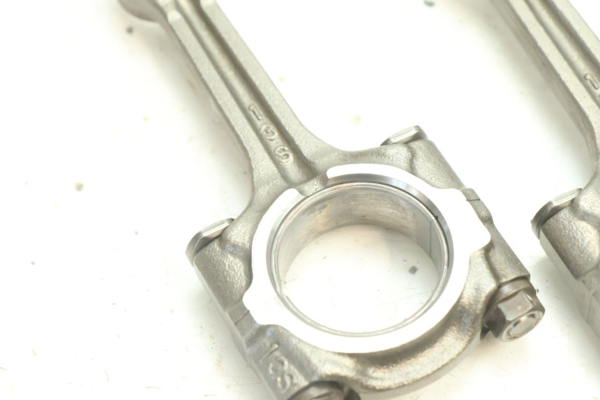 photo de BIELA YAMAHA YZF R6 600 (2008 - 2009) - Primer plano técnico
