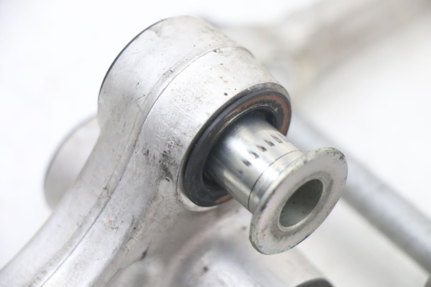 photo de BIELETA SUSPENSION BMW S RR ABS S1000RR 1000 (2015 - 2018) - Características distintivas