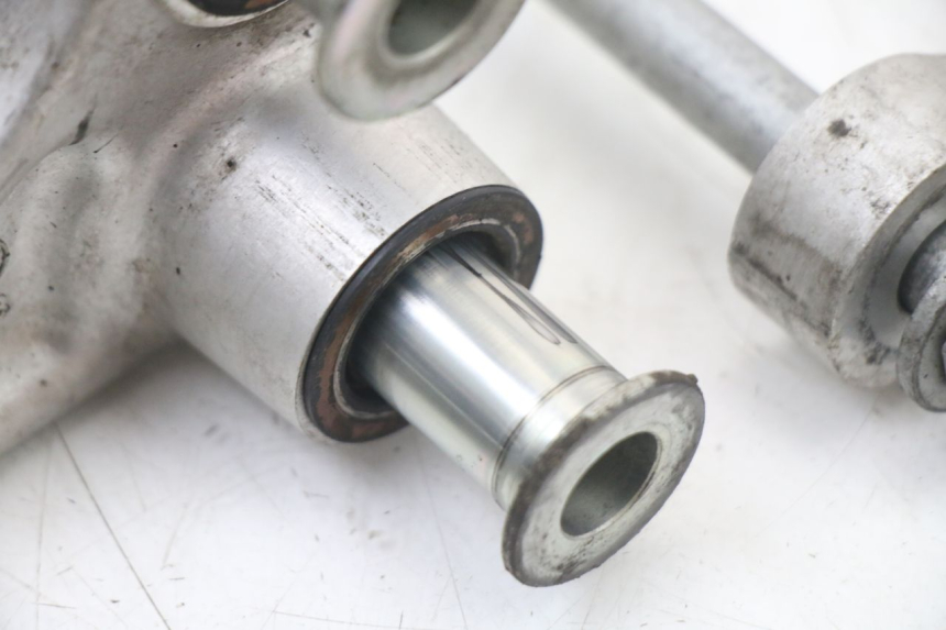 photo de BIELETA SUSPENSION BMW S RR ABS S1000RR 1000 (2015 - 2018) - Zoom sobre los componentes