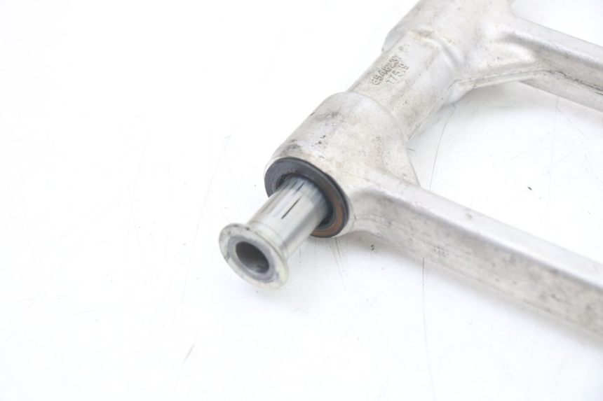 photo de BIELETA SUSPENSION BMW S RR ABS S1000RR 1000 (2015 - 2018) - Enfoque en la estructura