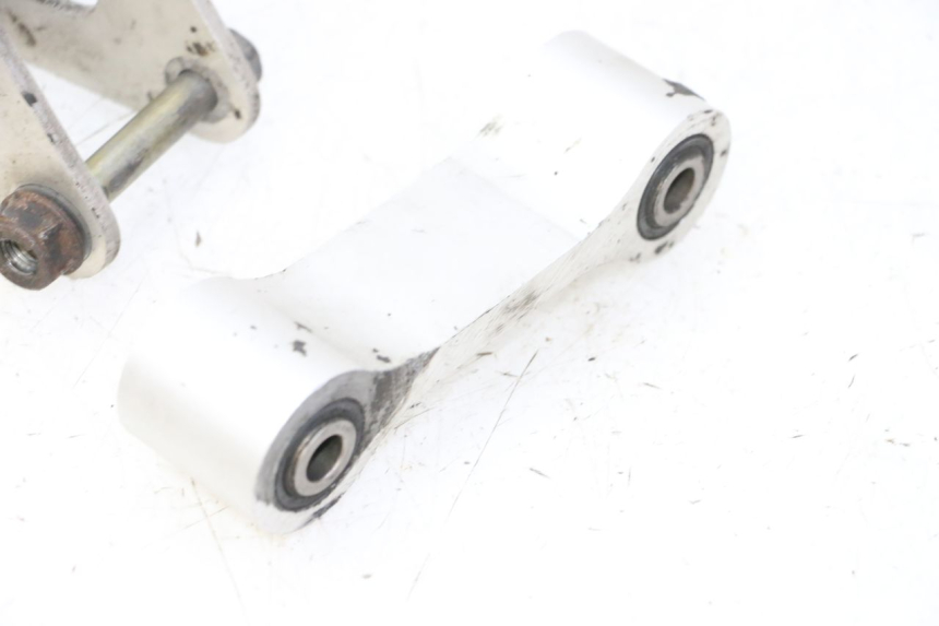 photo de BIELETA SUSPENSION HONDA CBR RR FIREBLADE 900 (1992 - 1994) - Detalles de los puntos de fijación