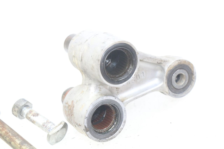 photo de BIELETA DE AMORTIGUADOR HONDA CRF CR-F 450 (2005 - 2008) - Primer plano técnico