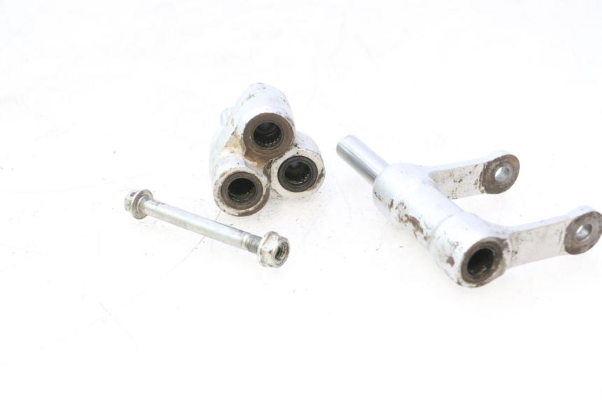 photo de BIELETA SUSPENSION HONDA CRF CR-F 125 (2020 - 2021) - Primer plano técnico