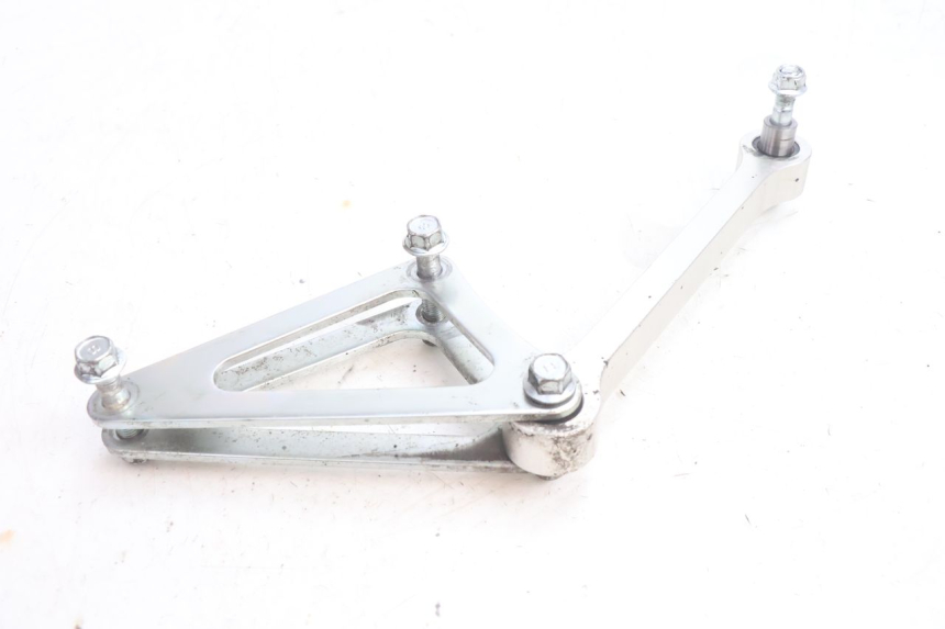 photo de BIELETA SUSPENSION YAMAHA FZ8 800 (2010 - 2016) - Detalles de los puntos de fijación