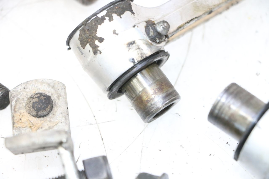 photo de BIELETA SUSPENSION KAWASAKI GPX F ZX750F 750 (1986 - 1990) - Foto de producto adicional