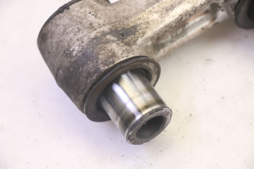 photo de BIELETA SUSPENSION KAWASAKI GPZ RX 1000 (1986 - 1988) - Primer plano técnico