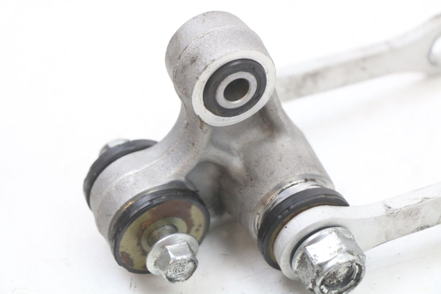 photo de BIELETA SUSPENSION HYOSUNG GTR 125 (2006 - 2008) - Otra perspectiva