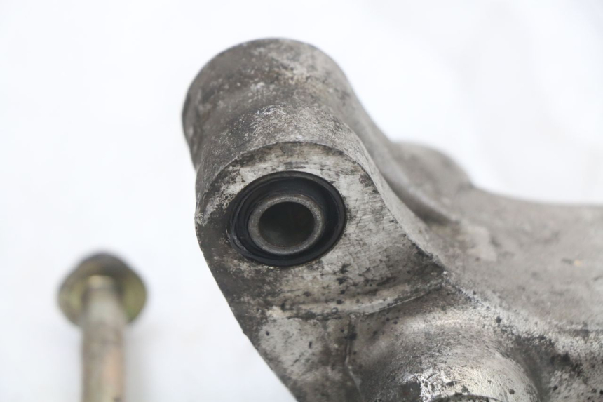 photo de BIELETA SUSPENSION HONDA CBR F 1000 (1993 - 1996) - Detalles de los puntos de fijación