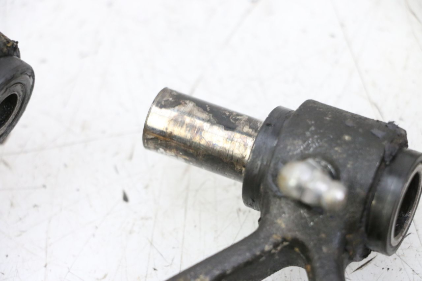 photo de BIELETA SUSPENSION KYMCO STRYKER OFF ROAD 125 (1999 - 2005) - Detalles de los puntos de fijación