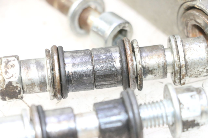 photo de BIELETA SUSPENSION RIEJU MRT PRO SUPERMOTARD 50 (2007 - 2018) - Detalles de los puntos de fijación