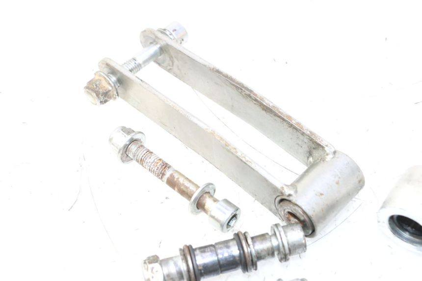 photo de BIELETA SUSPENSION RIEJU MRT PRO SUPERMOTARD 50 (2007 - 2018) - Estado de la superficie y material