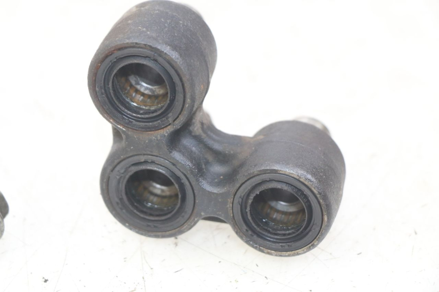 photo de BIELETA DE AMORTIGUADOR YAMAHA MT ABS 125 (2014 - 2018) - Primer plano técnico