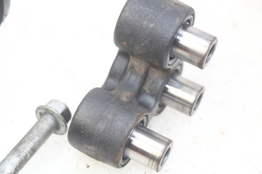 photo de BIELETA DE AMORTIGUADOR YAMAHA MT ABS 125 (2014 - 2018) - Detalles de los puntos de fijación