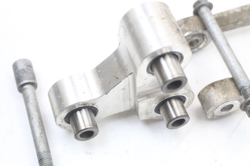 photo de BIELETA SUSPENSION MOTO GUZZI NORGE 8V GT 1200 (2011 - 2016) - Detalles de los puntos de fijación