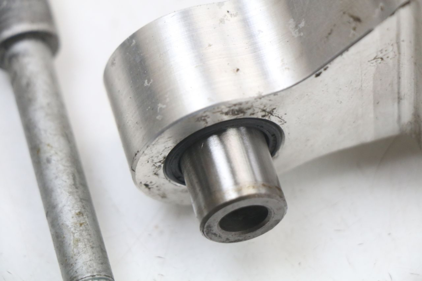 photo de BIELETA SUSPENSION MOTO GUZZI NORGE 8V GT 1200 (2011 - 2016) - Estado de la superficie y material