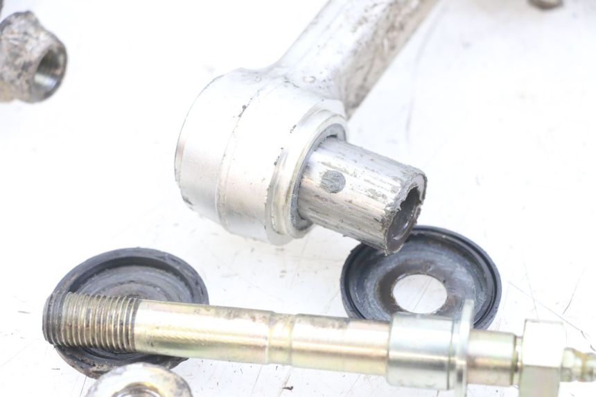 photo de BIELETA DE AMORTIGUADOR TRIUMPH SPEED TRIPLE T301 900 (1994 - 1996) - Características distintivas