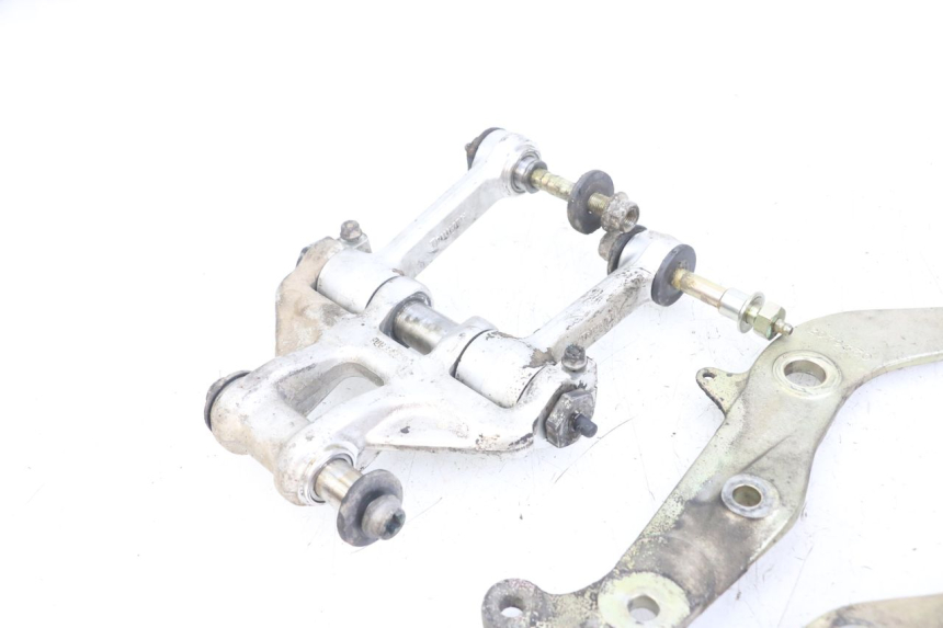 photo de BIELETA DE AMORTIGUADOR TRIUMPH SPEED TRIPLE T301 900 (1994 - 1996) - Enfoque en la estructura