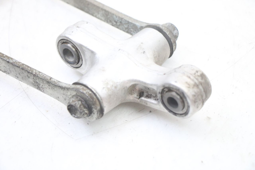 photo de BIELETA SUSPENSION SUZUKI GSF S BANDIT 600 (2000 - 2004) - Detalle de la pieza