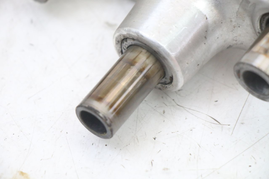 photo de BIELETA SUSPENSION SUZUKI GSF S BANDIT 600 (2000 - 2004) - Detalles de los puntos de fijación