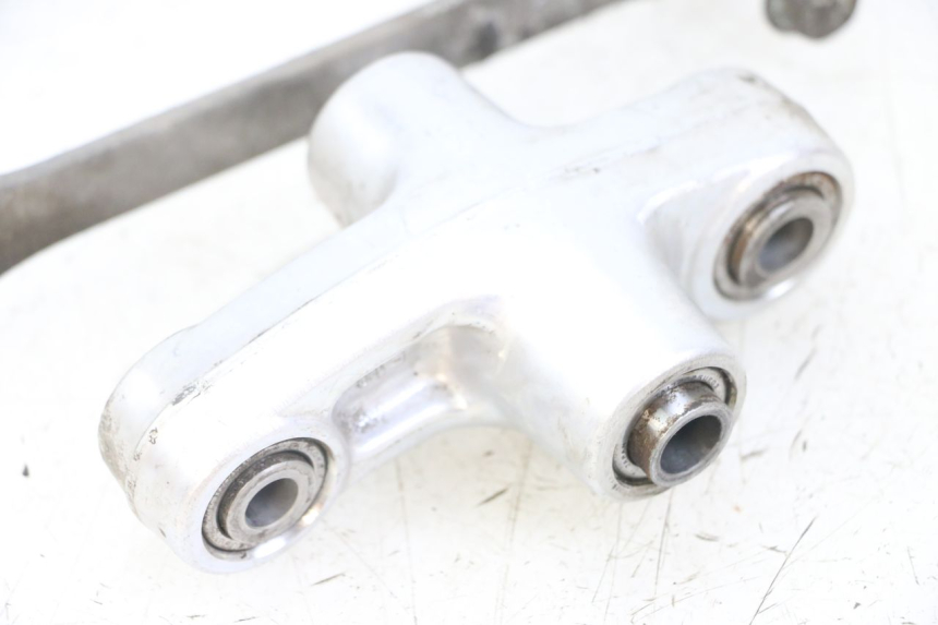 photo de BIELETA SUSPENSION SUZUKI GSX F GSXF 650 (2007 - 2015) - Características distintivas