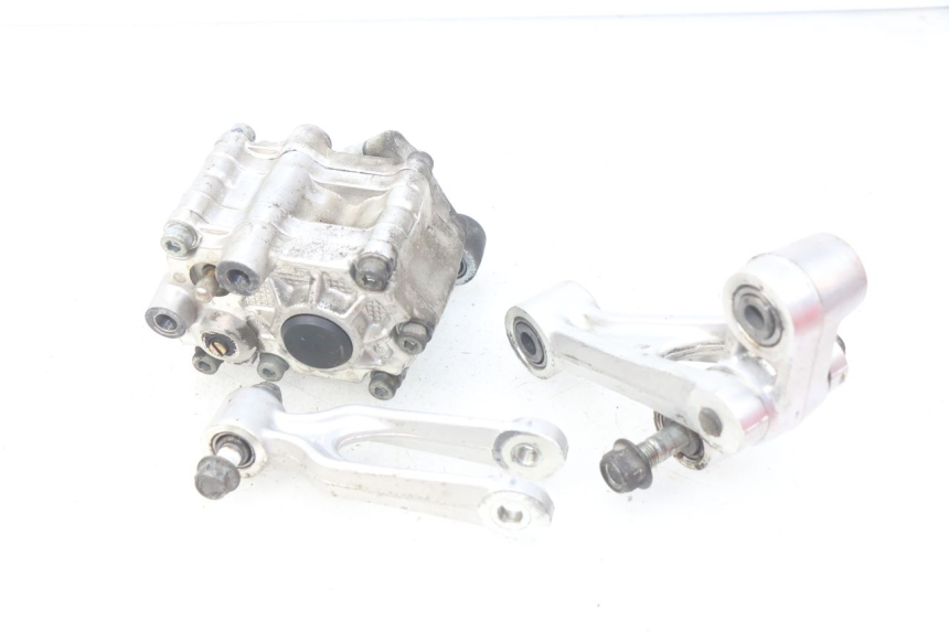 photo de BIELETA DE AMORTIGUADOR SUZUKI TLS TL S 1000 (1997 - 2001) - Detalles de los puntos de fijación