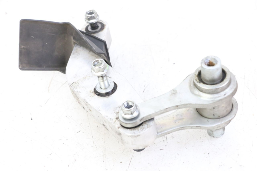 photo de BIELETA SUSPENSION YAMAHA TRACER 7 700 (2020 - 2024) - Primer plano técnico