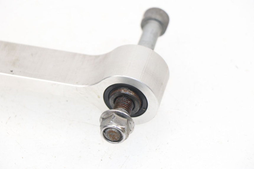 photo de BIELETA SUSPENSION TRIUMPH STREET TRIPLE 675 (2007 - 2012) - Otra perspectiva