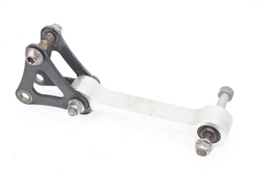 photo de BIELETA SUSPENSION TRIUMPH STREET TRIPLE 675 (2007 - 2012) - Primer plano técnico