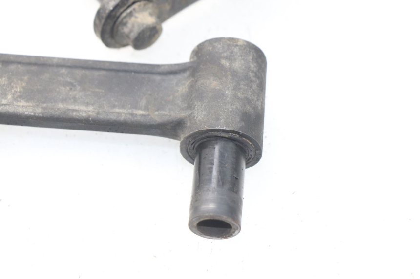 photo de BIELETA SUSPENSION YAMAHA WR R 125 (2009 - 2017) - Detalles de los puntos de fijación