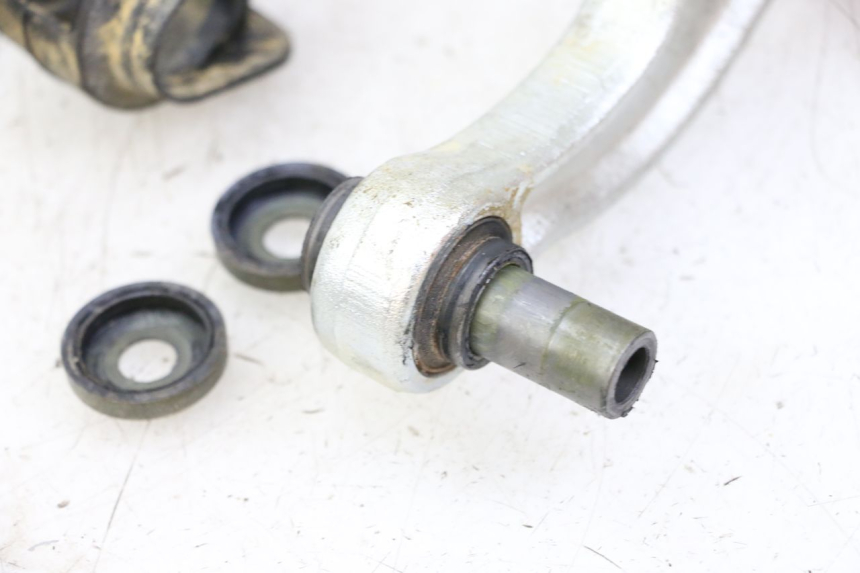 photo de BIELETA DE AMORTIGUADOR YAMAHA TTR 125 (2000 - 2020) - Primer plano técnico