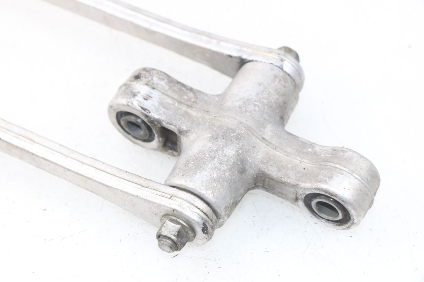 photo de BIELETA SUSPENSION YAMAHA YP T-MAX TMAX 530 (2017 - 2020) - Detalle de la pieza
